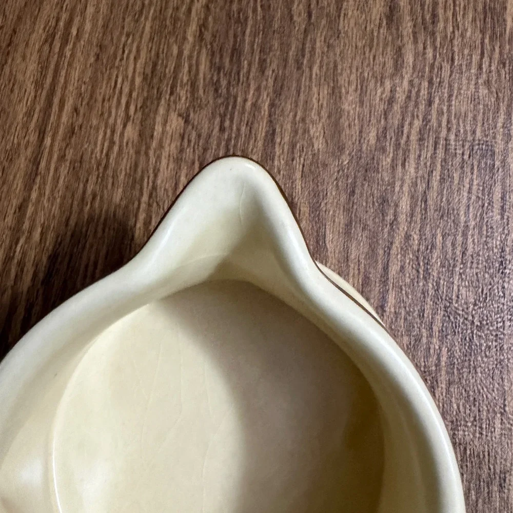 Pfaltzgraff Village Round Gravy Boat Ceramic 8-434 Vintage Kitchenware Stoneware